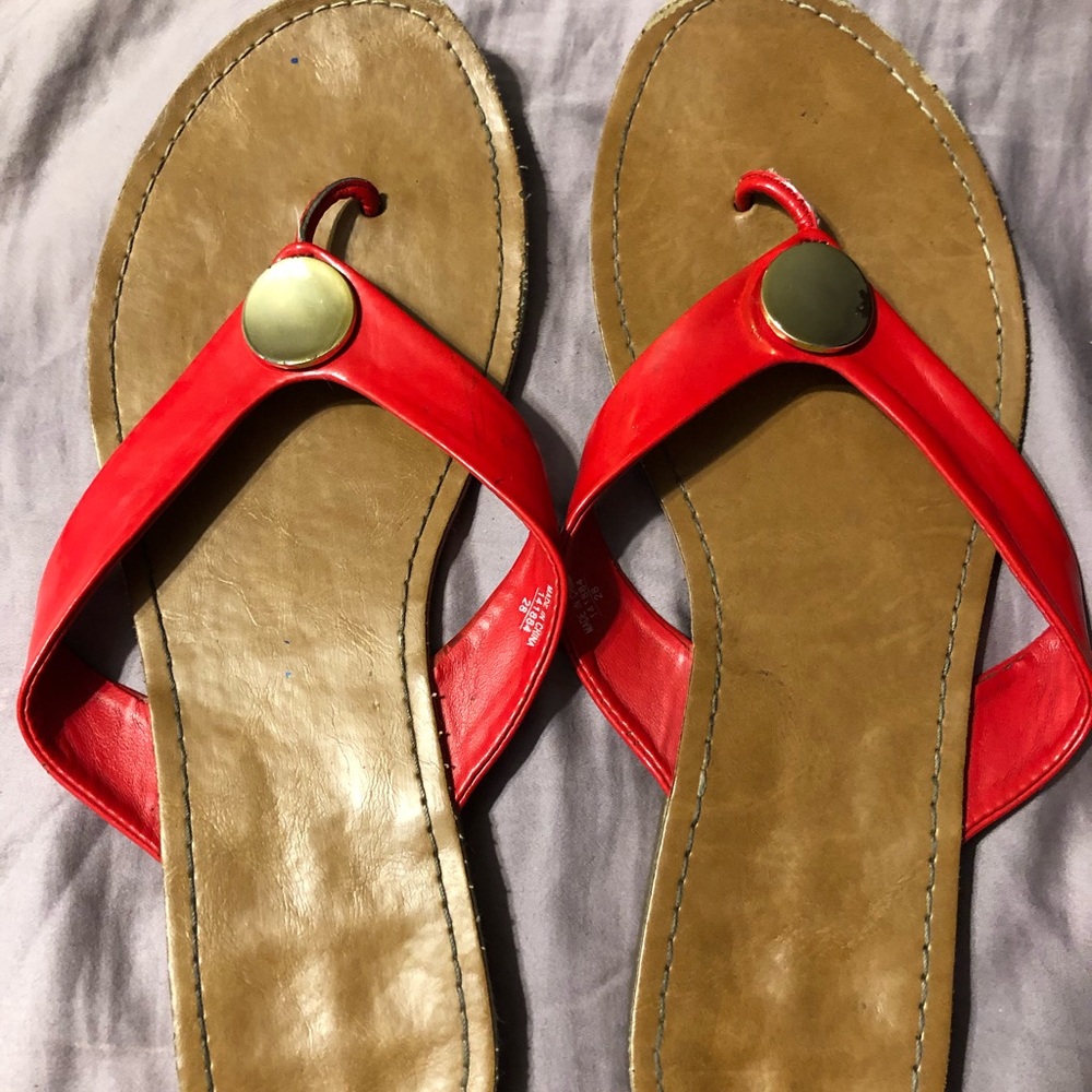 American eagle red flip flops